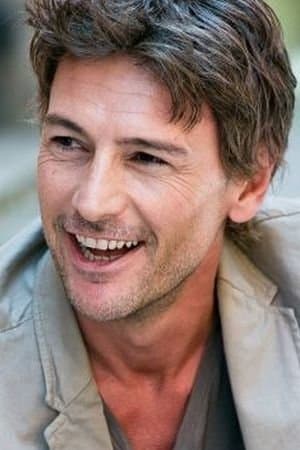 Roberto Farnesi profile