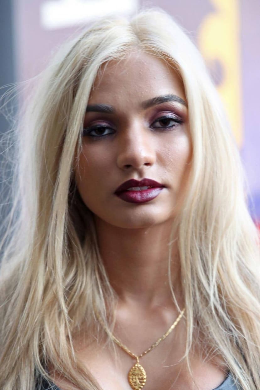 Pia Mia profile