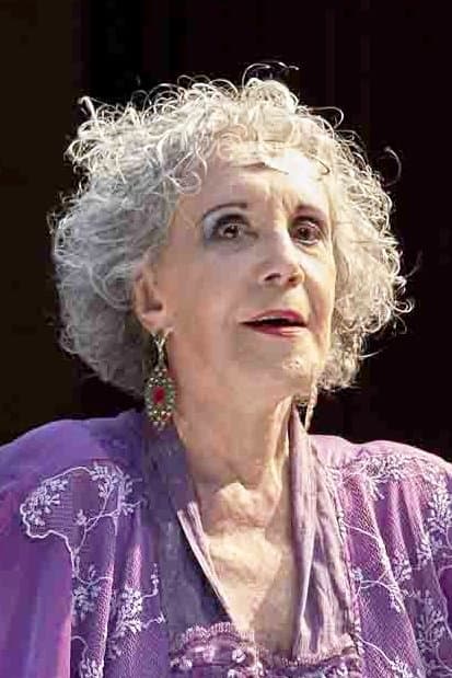 Maria Alice Vergueiro profile