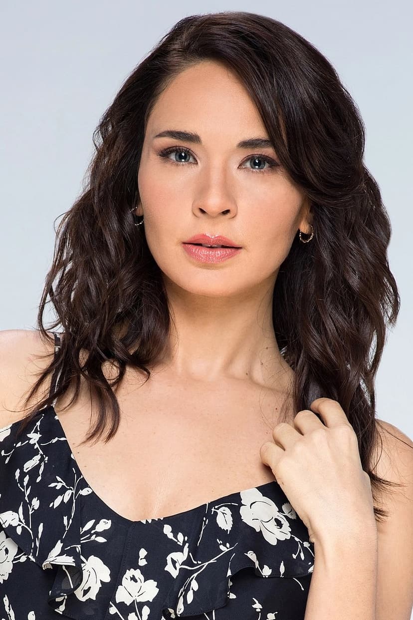 Adriana Louvier profile