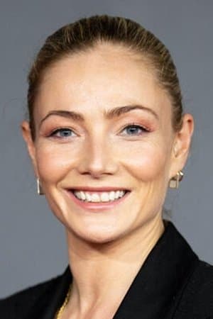 Clara Paget profile