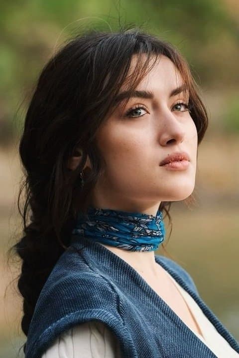 Cemre Arda profile
