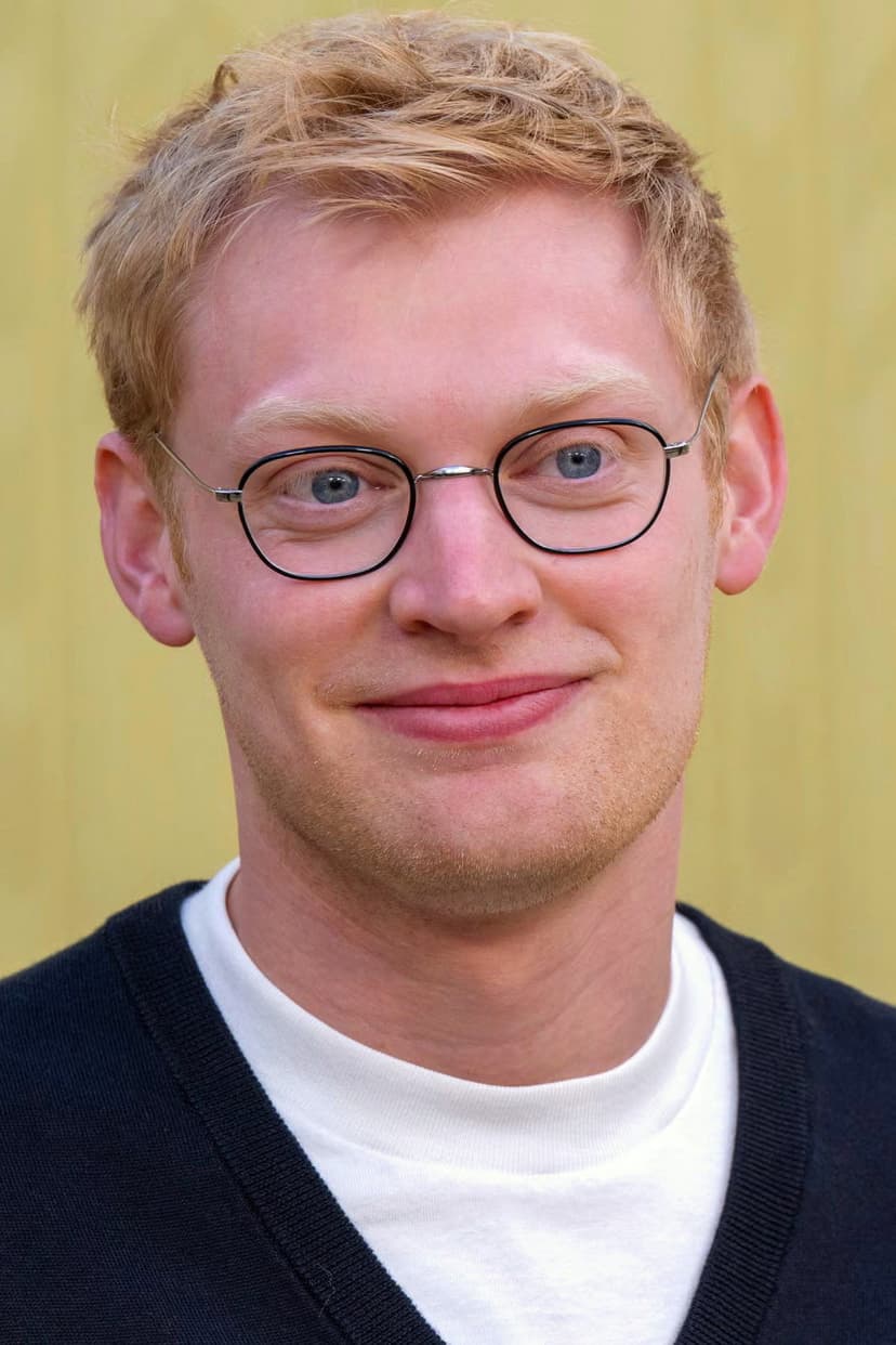 Curry Barker profile