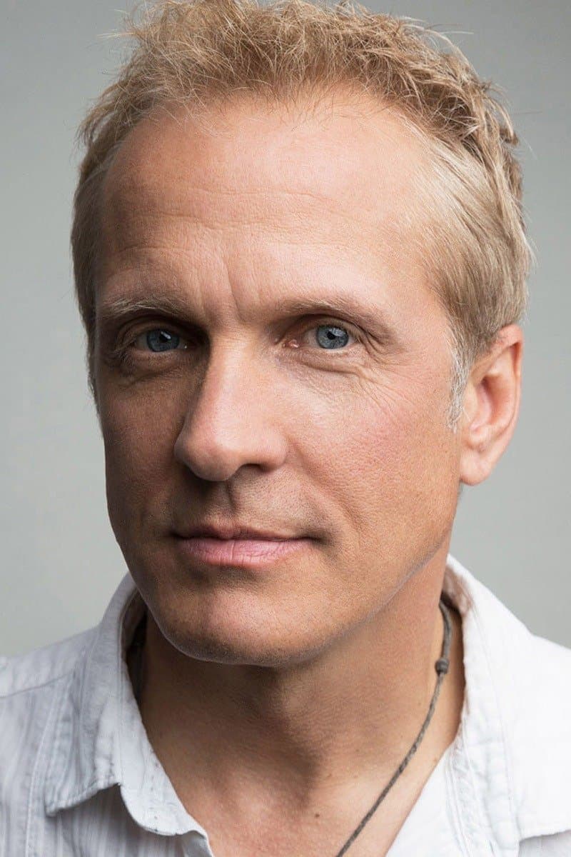 Patrick Fabian profile