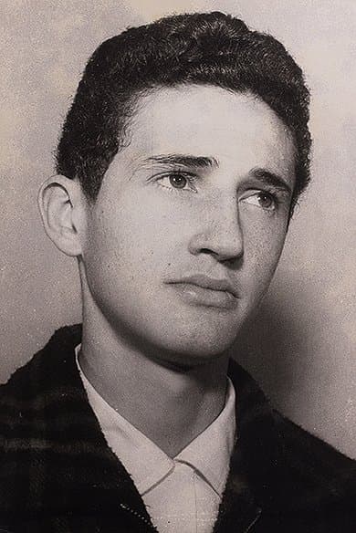 Adriano Stuart profile