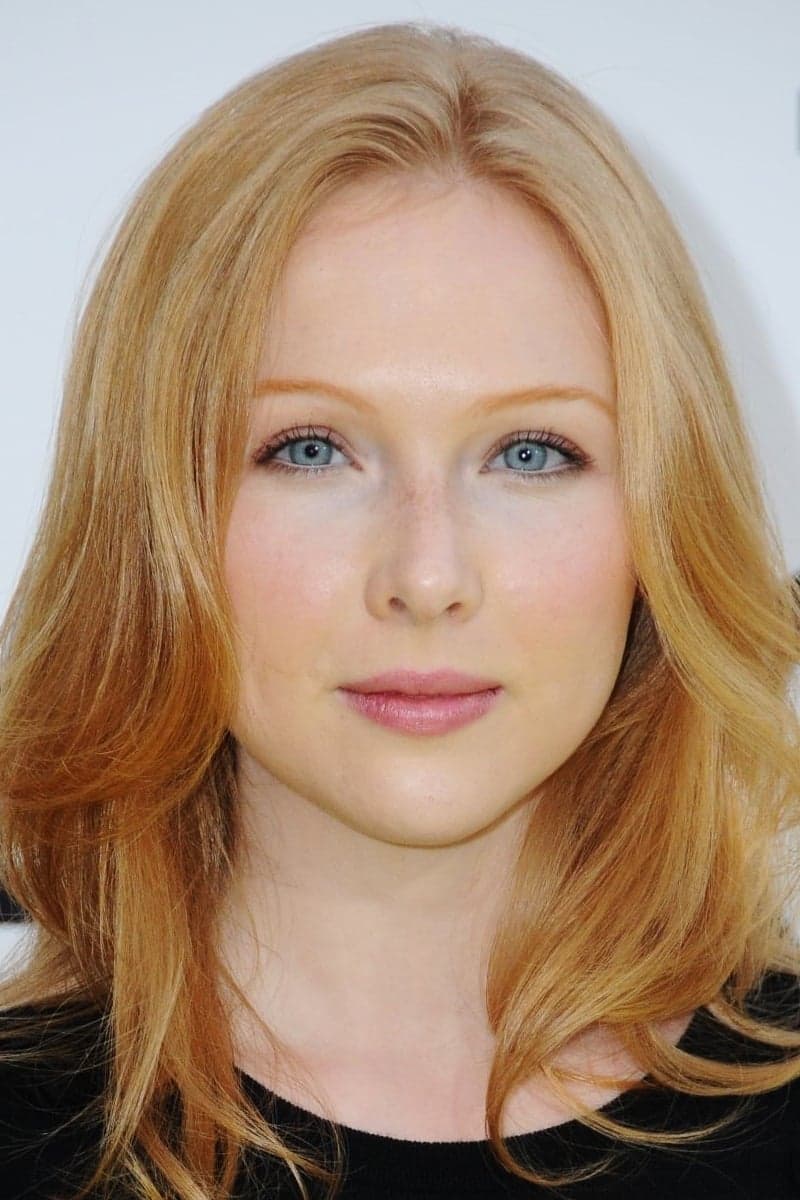 Molly C. Quinn profile