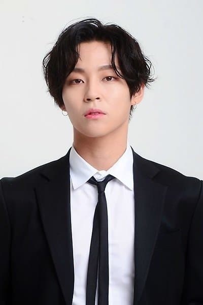 Kim Woo-sung profile