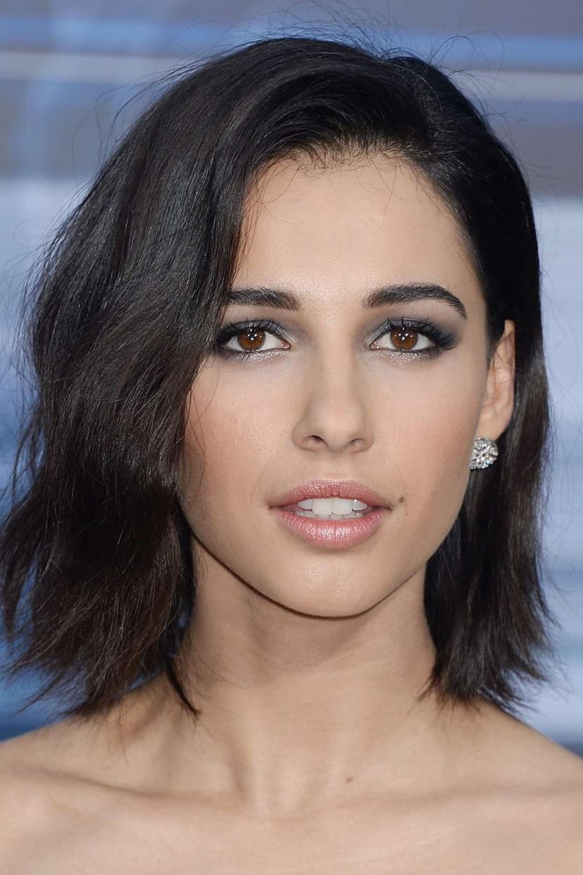 Naomi Scott profile