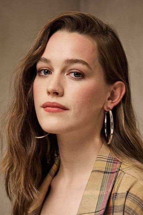 Victoria Pedretti profile