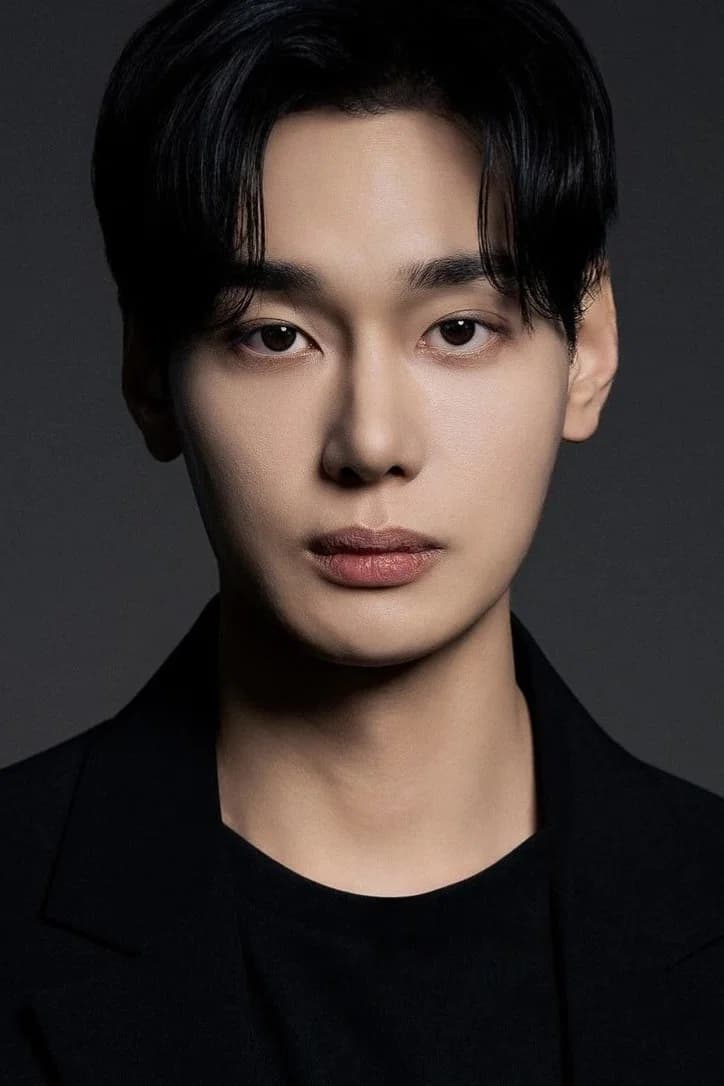 Hwang Dong-hee profile