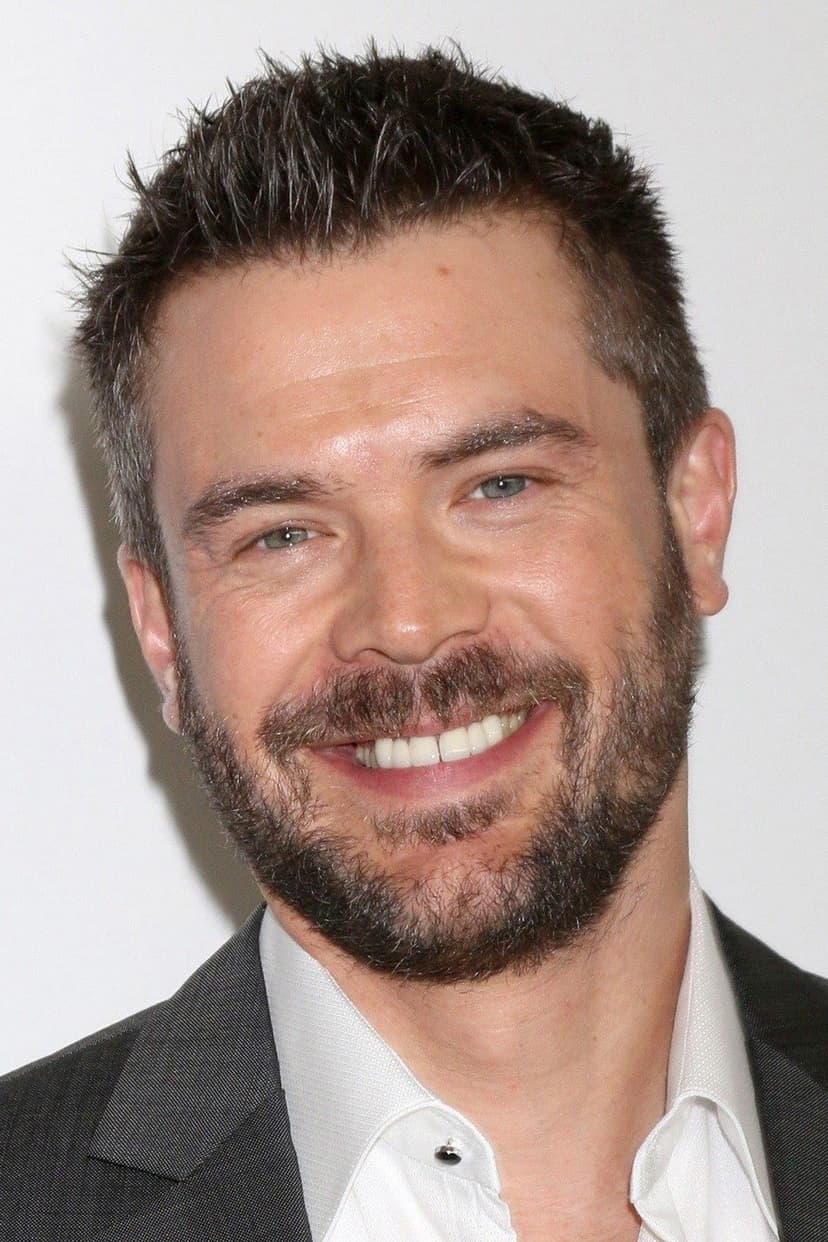 Charlie Weber profile