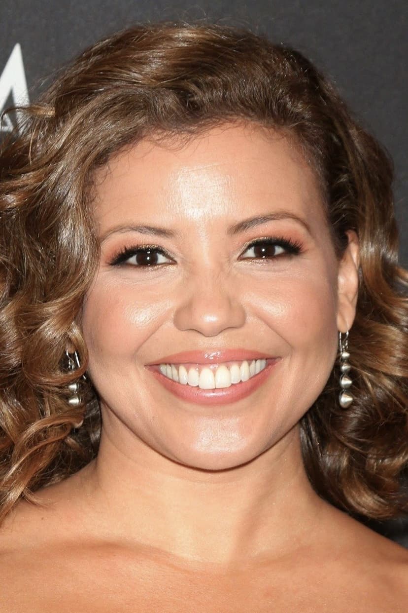 Justina Machado profile