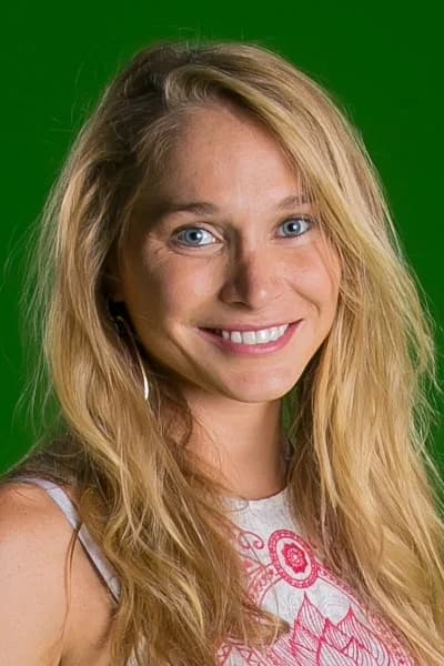 Constanza Mackenna profile
