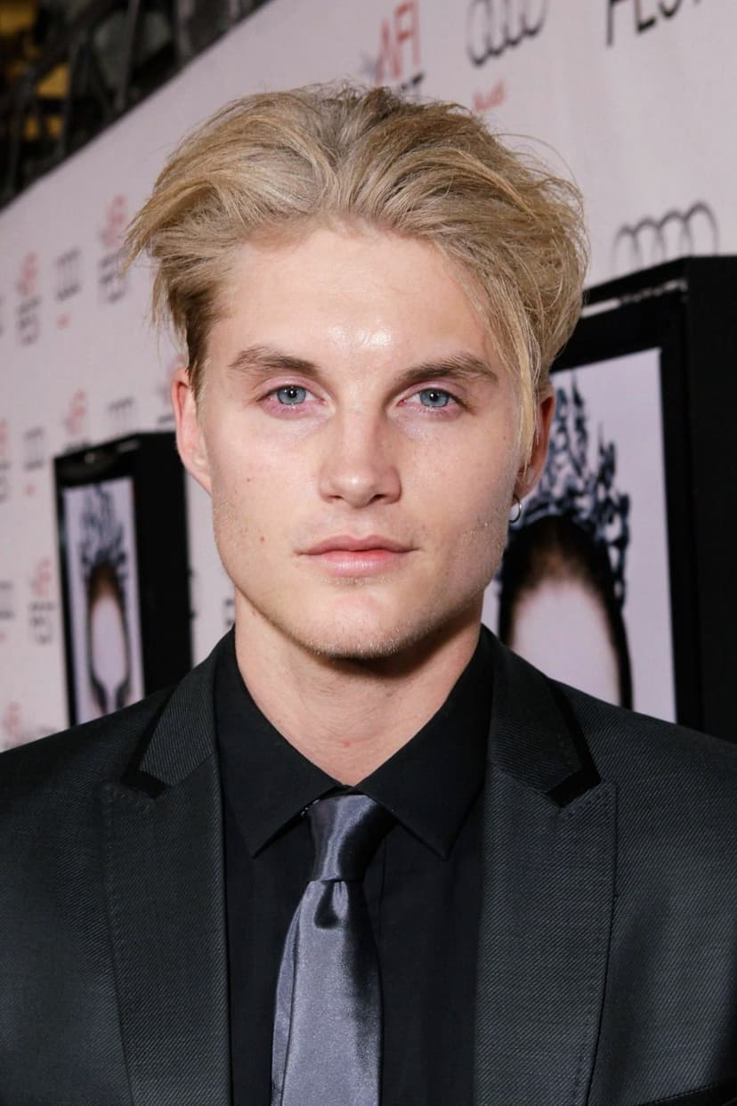 Toby Hemingway profile