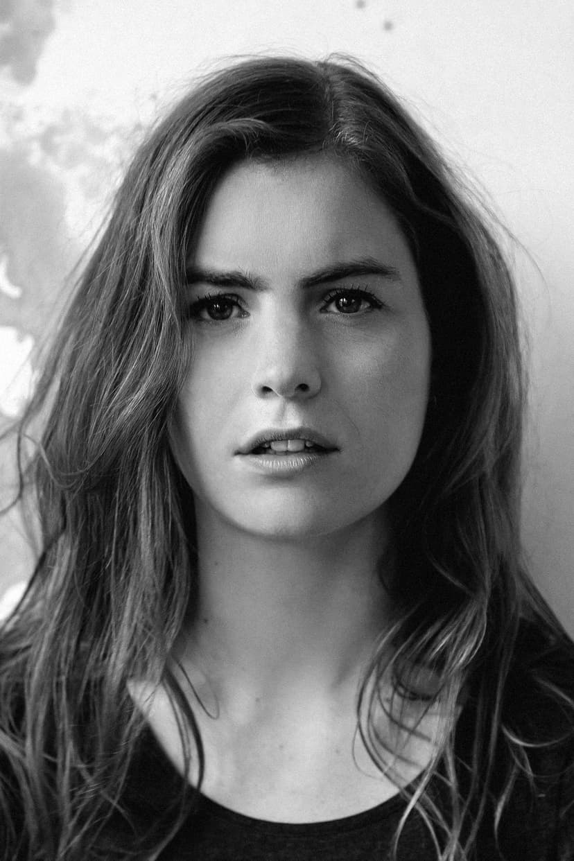 Hannah Hoekstra profile