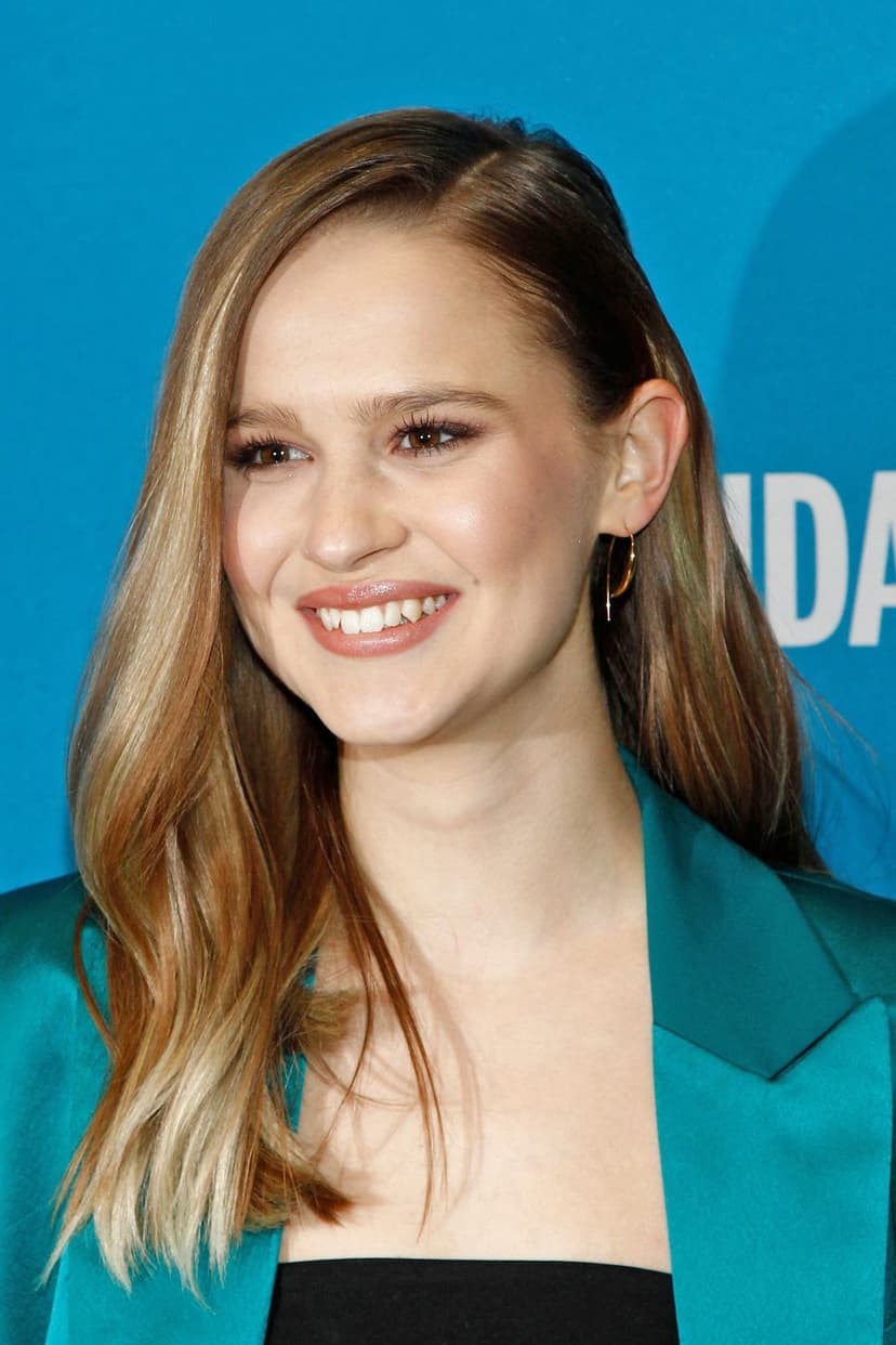 Clara Rugaard profile