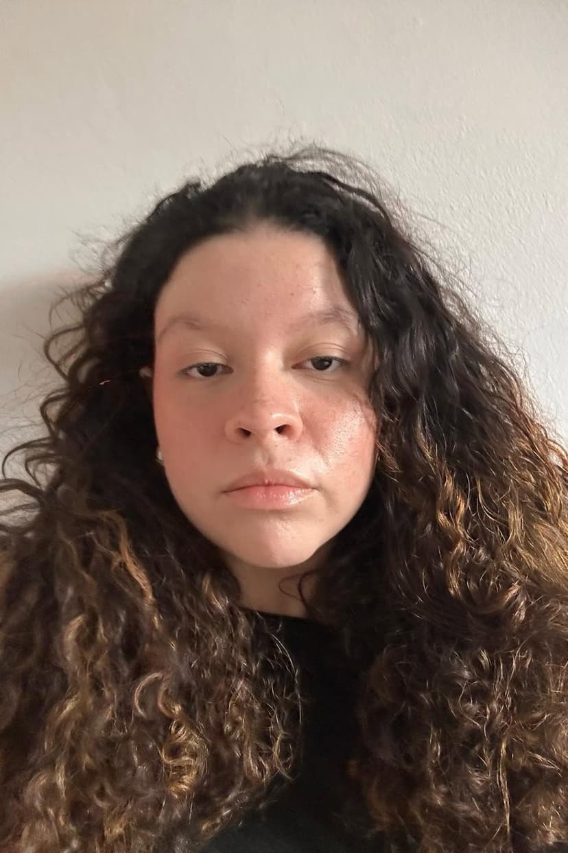 Isabella Lourenço profile