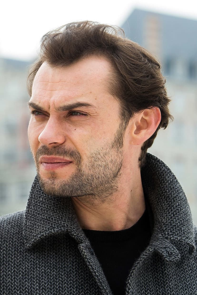 Robinson Stévenin profile