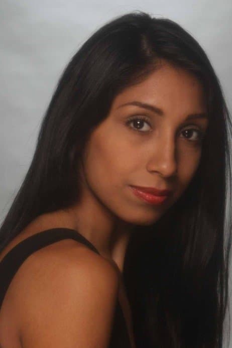 Laura Manzaneda profile