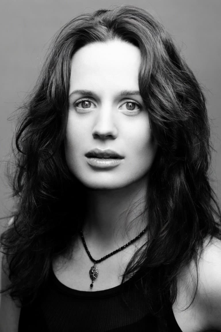 Elizabeth Reaser profile