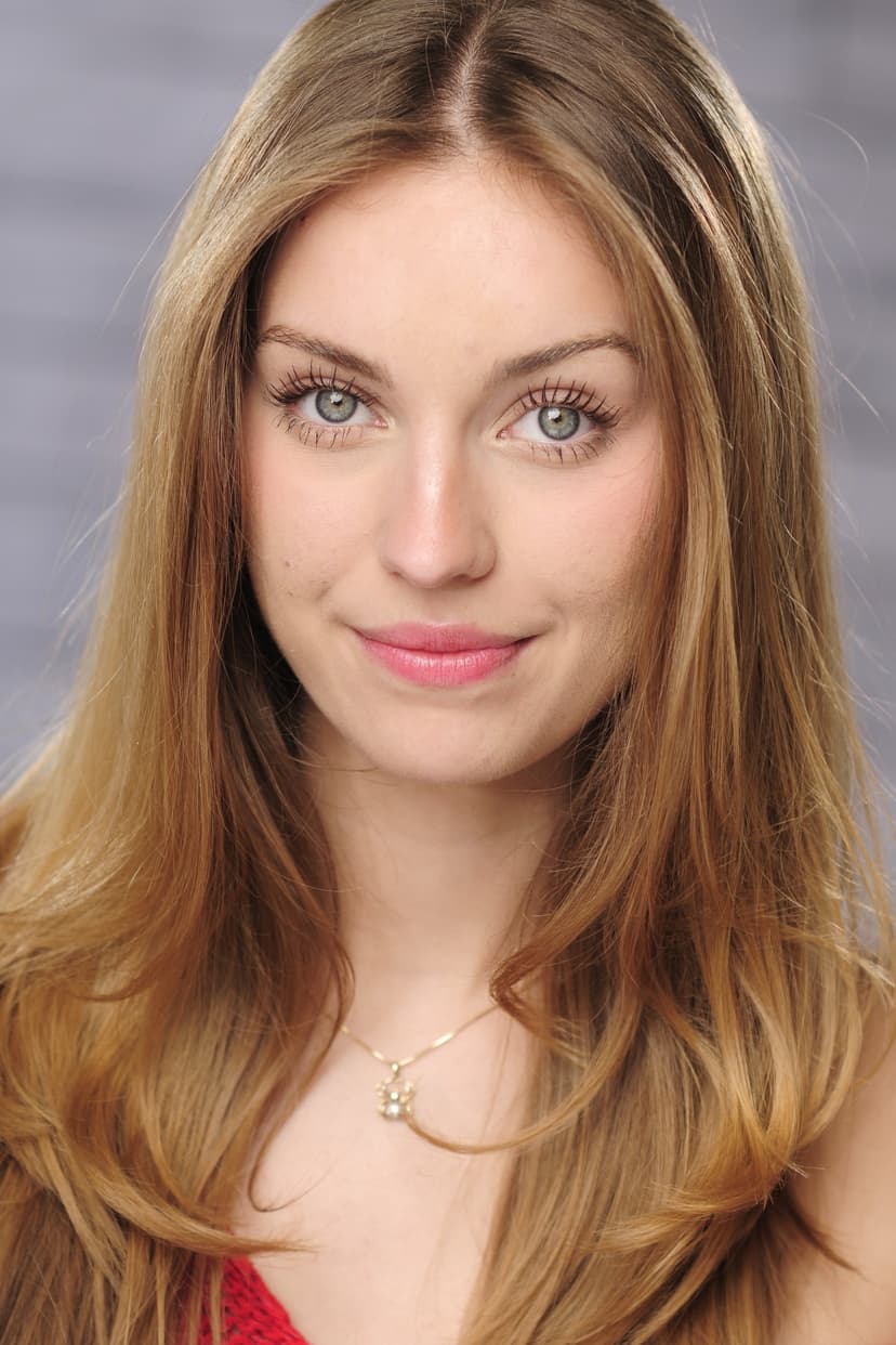 Victoria Kmiec profile