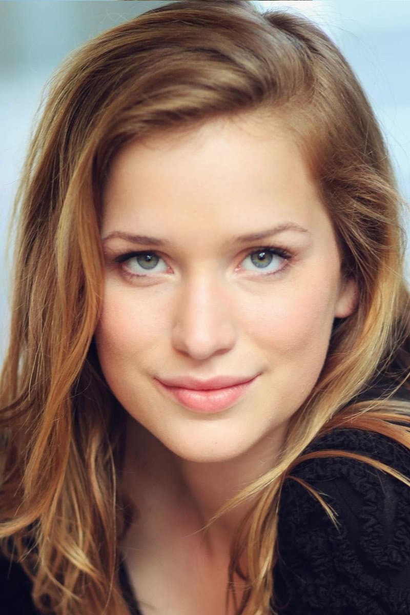 Elizabeth Lail profile