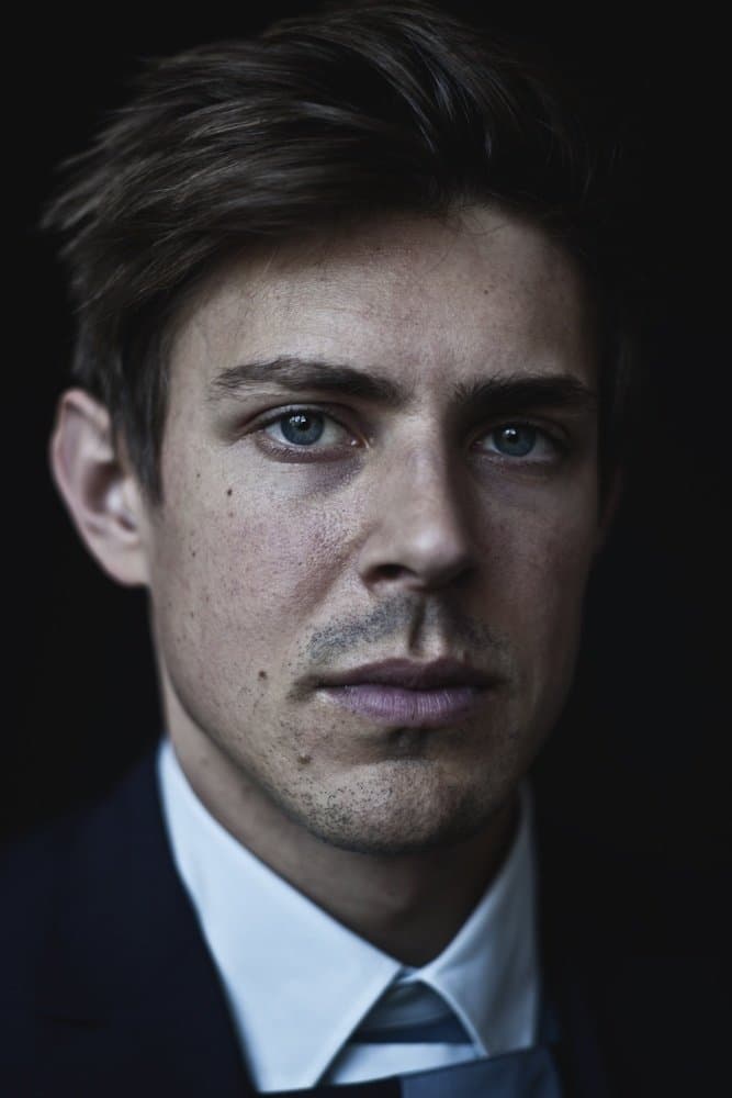 Chris Lowell profile