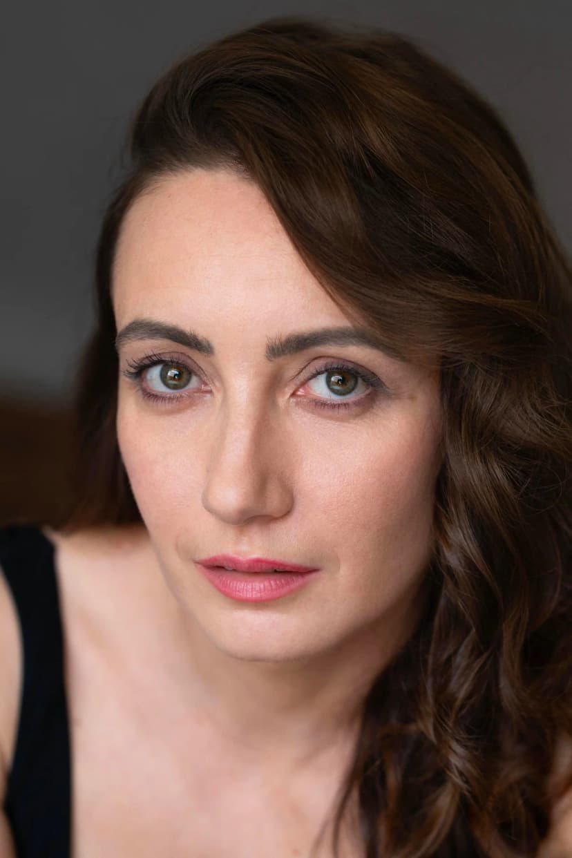 Julia Messina profile