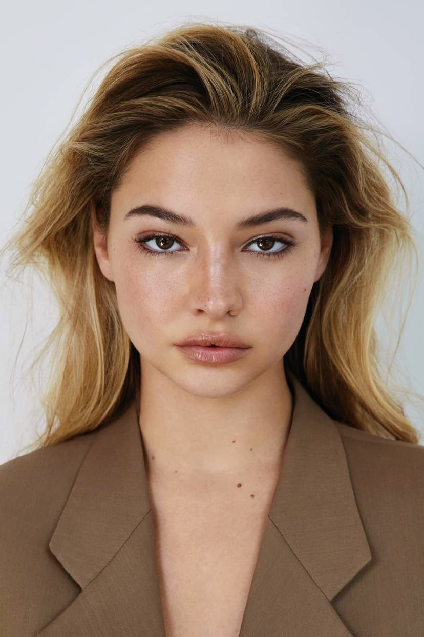 Madelyn Cline profile