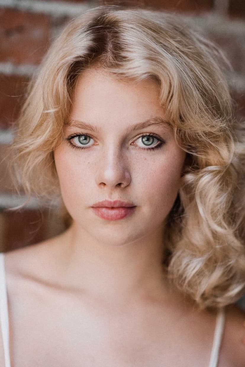 Ella Newton profile
