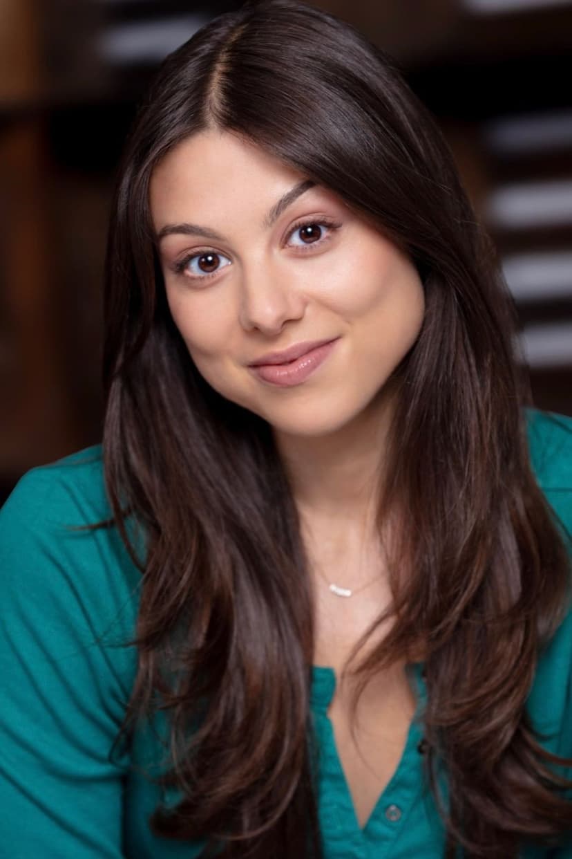 Kira Kosarin profile