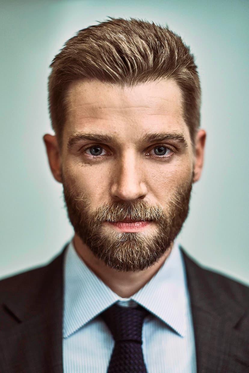 Mike Vogel profile