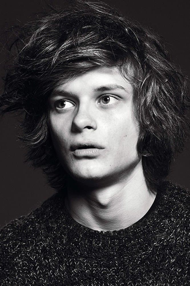 Charlie Tahan profile