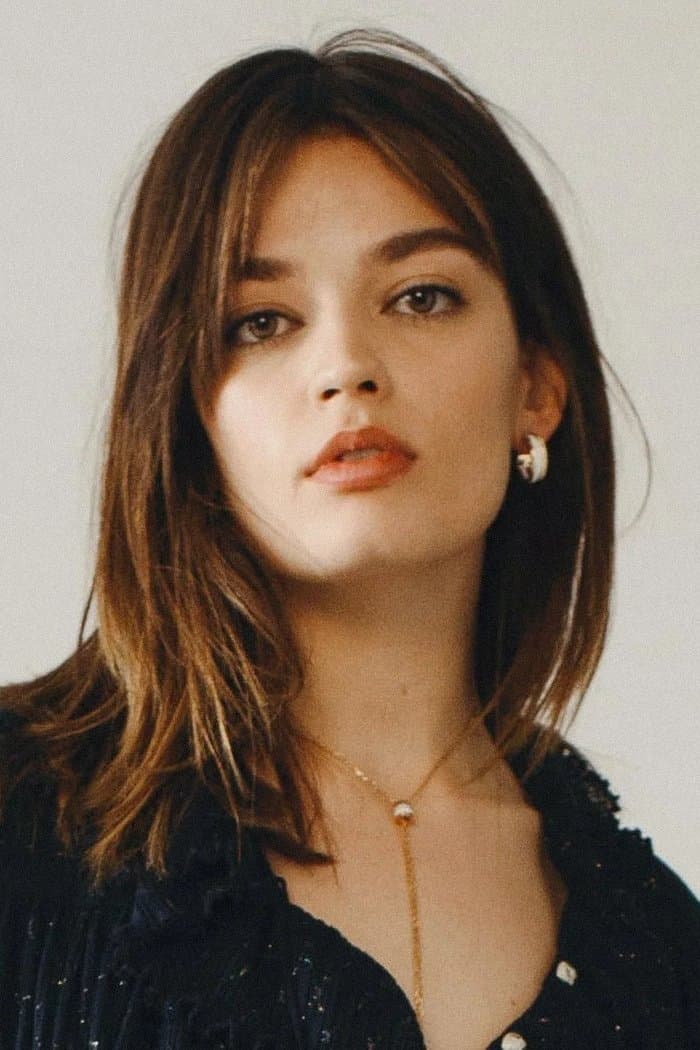 Emma Mackey profile