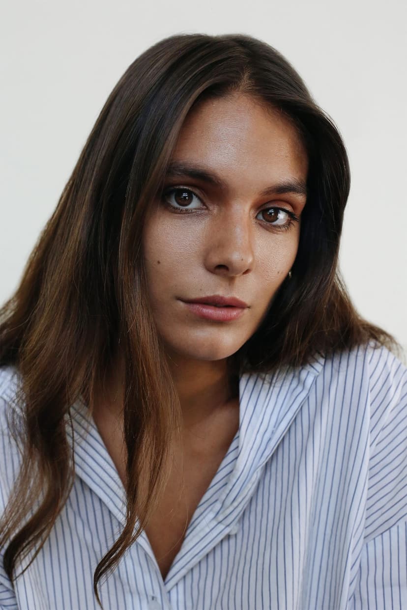 Caitlin Stasey profile