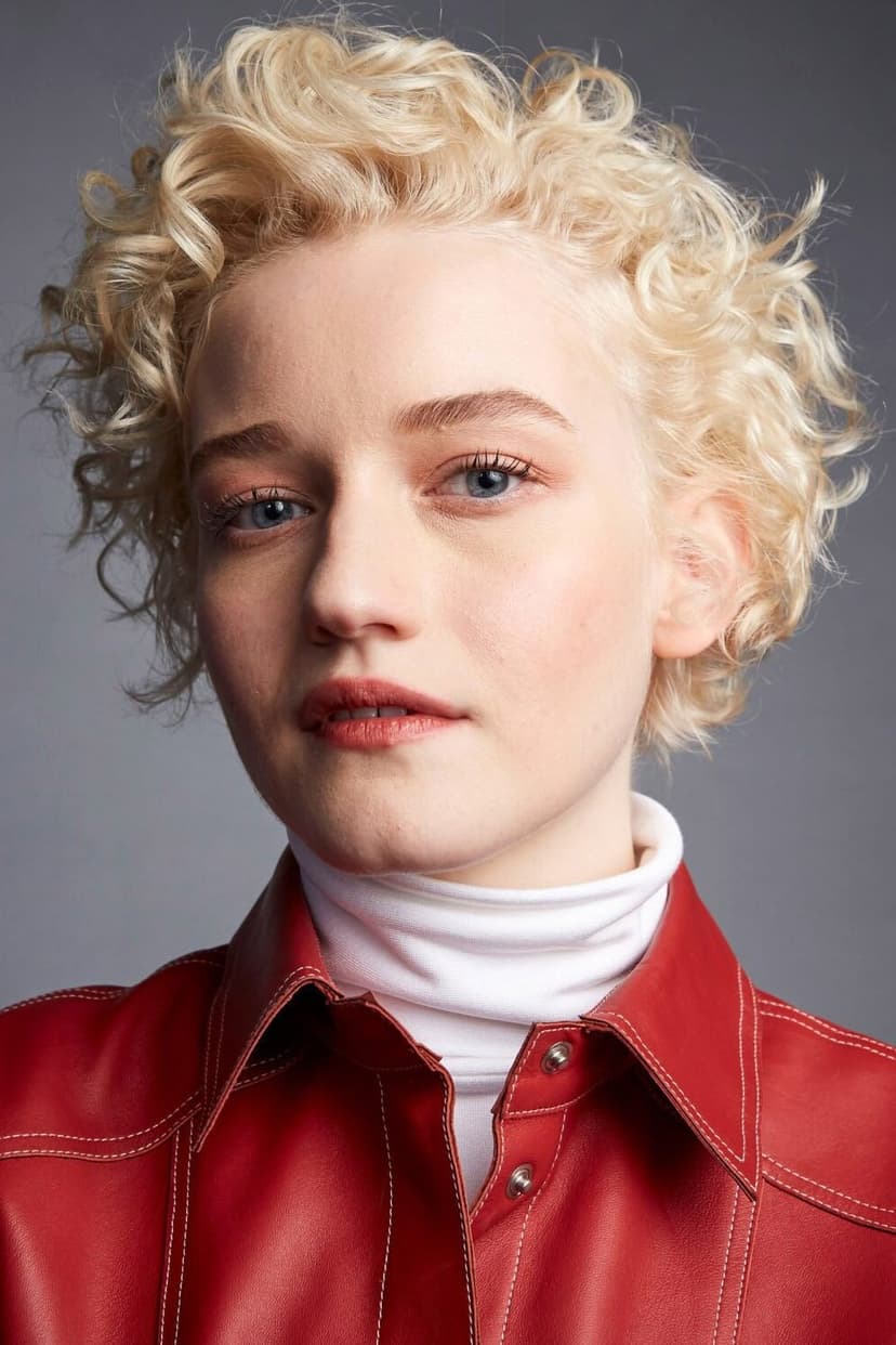 Julia Garner profile