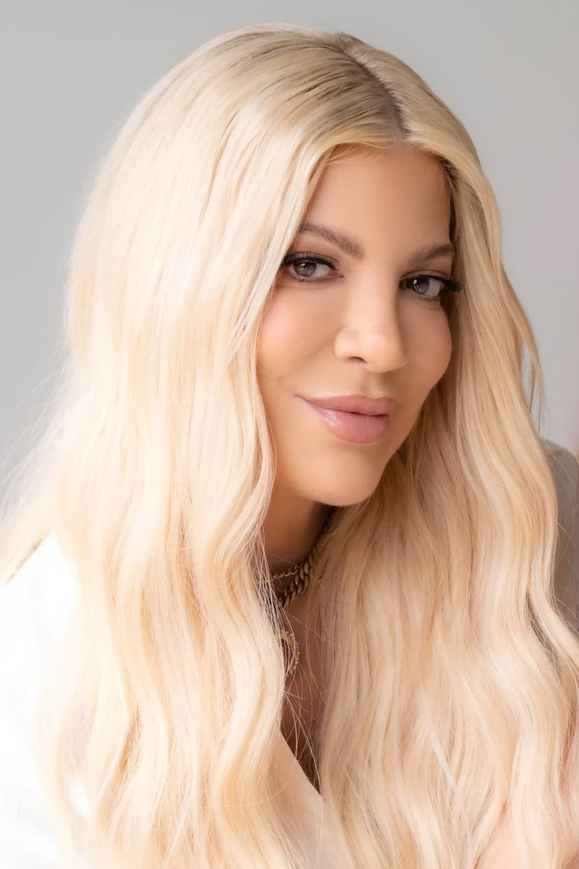 Tori Spelling profile