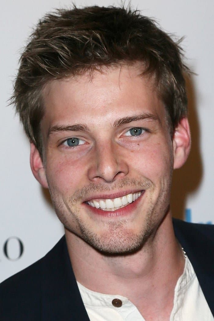 Hunter Parrish profile