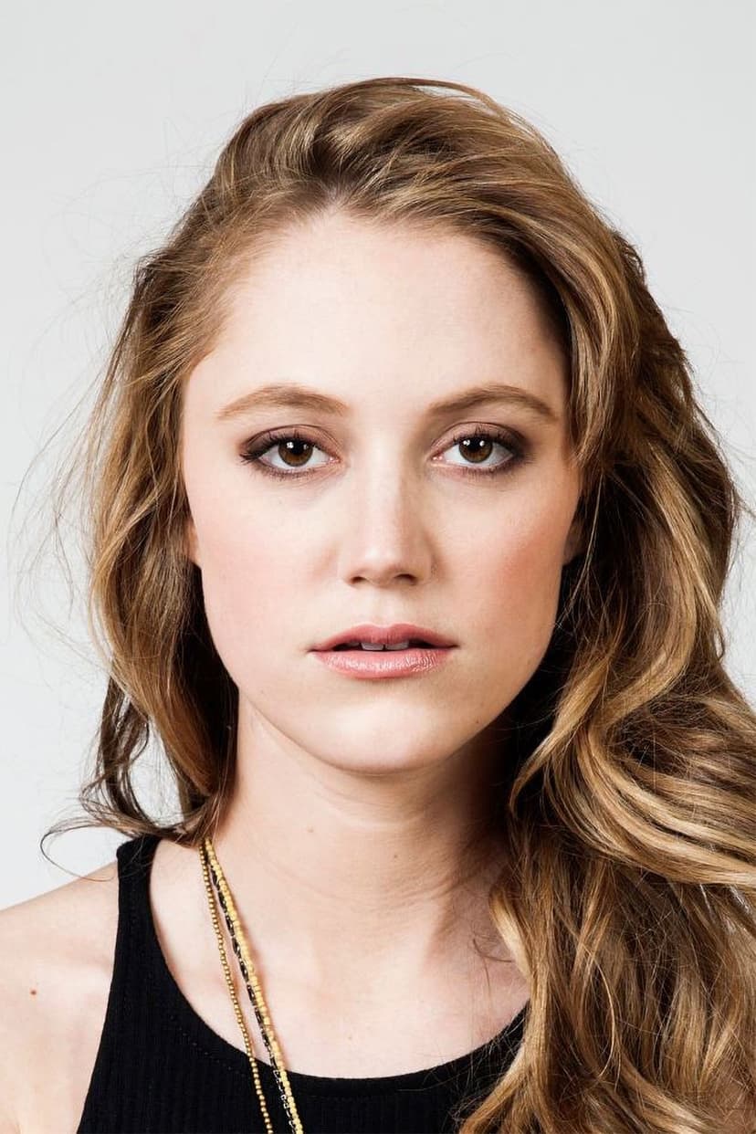 Maika Monroe profile