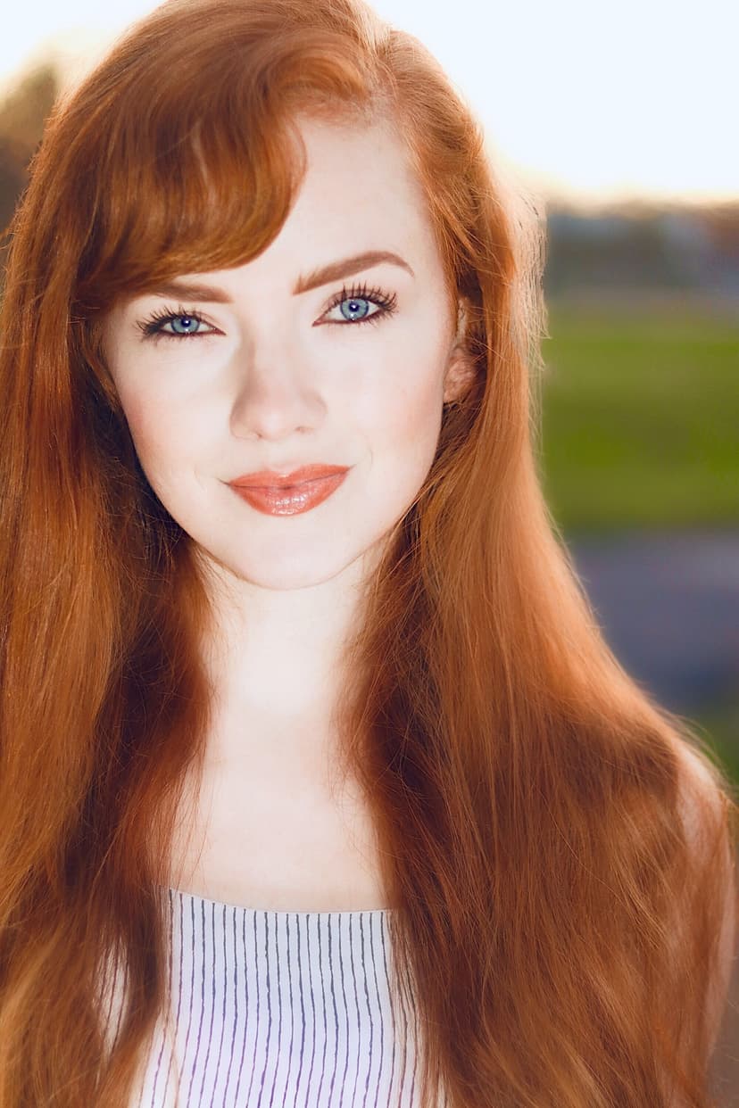 Holly Bonney profile