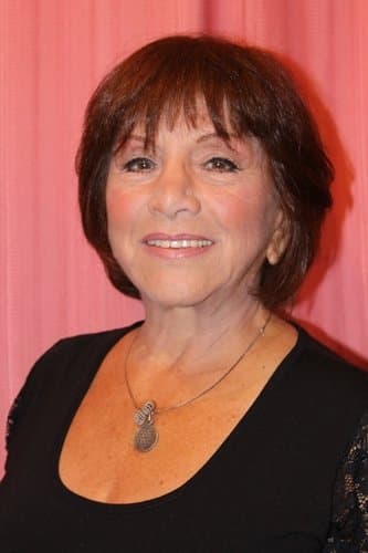 Henny Trayles profile